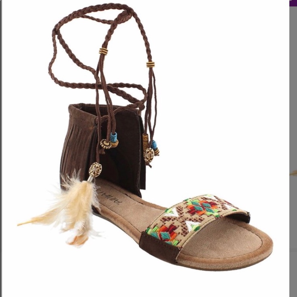 🌺 Boho Gladiator Fringe Sandal (like new)!